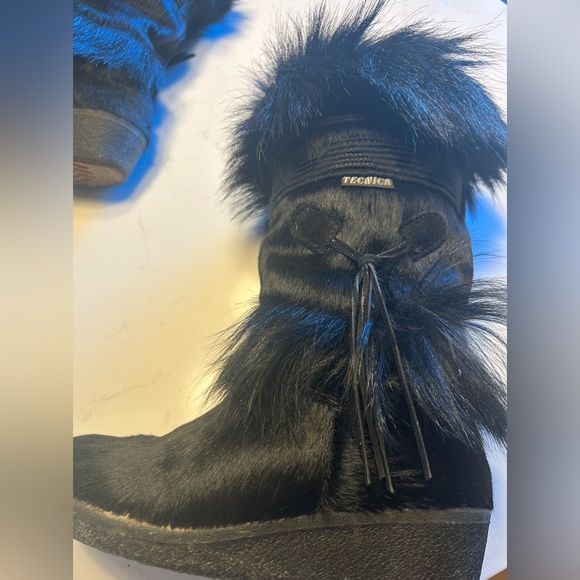 Tecnica Apres Fur Ski Boots with Black Goat Hair - Picture 4 of 4